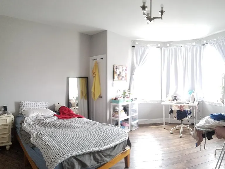 5147 Catharine St #3 — Photo 12