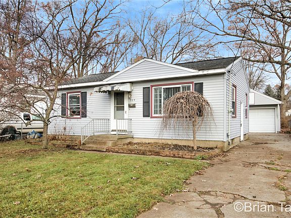 3rd image of 305 Pickett St SW