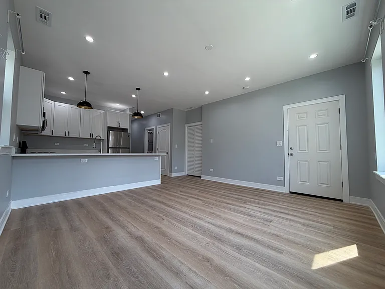 2416 W Gladys Ave #1 — Photo 3