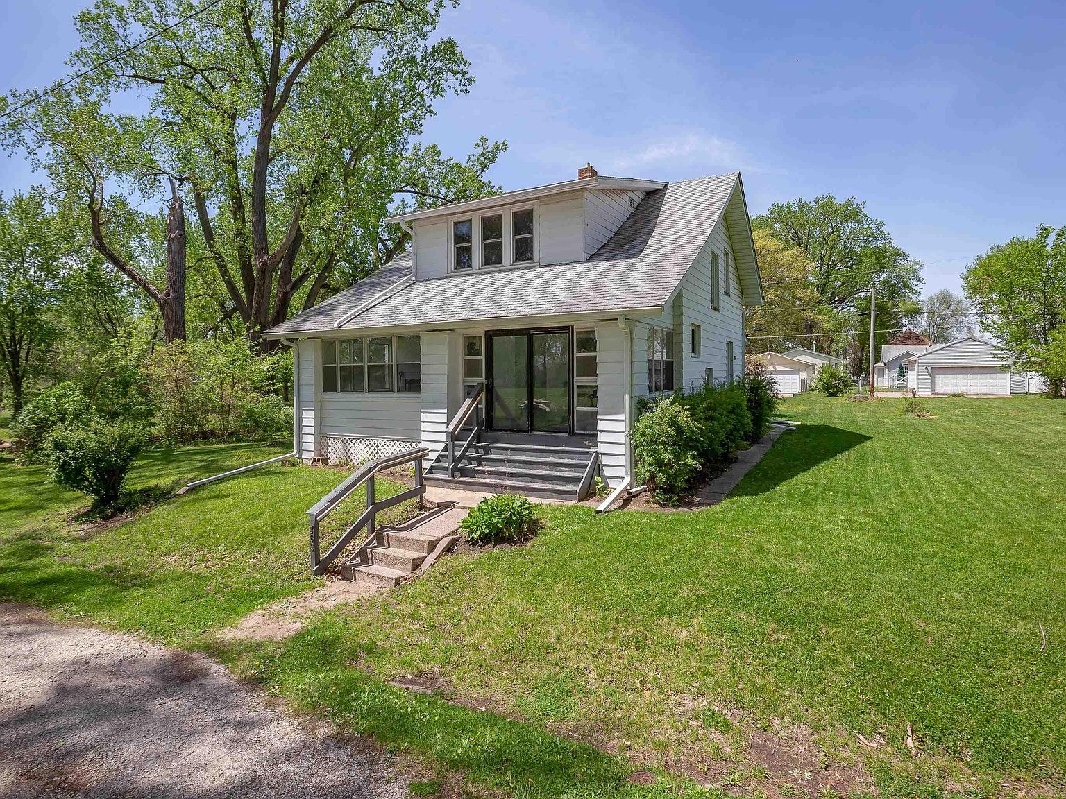 369 23rd St, East Moline, IL 61244 Zillow