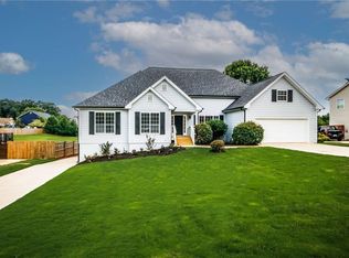 5928 River Rd, Flowery Branch, GA 30542