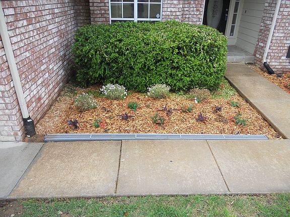 Landscaped w/ french drain