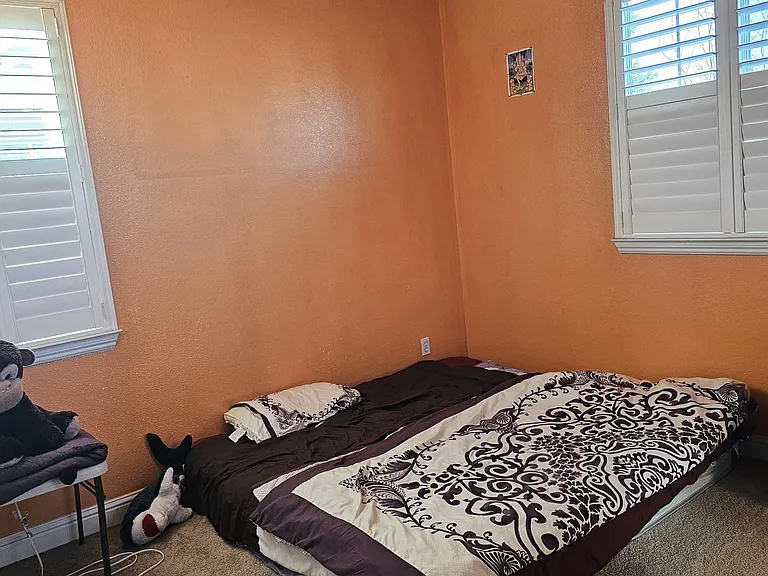 736 W Montecito Ave — Photo 3