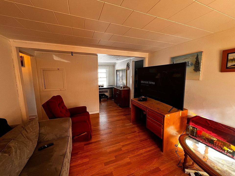 2nd image of 9 Elsmere Ave APT 4