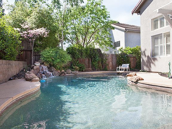 3rd image of 1009 Callawassie Way