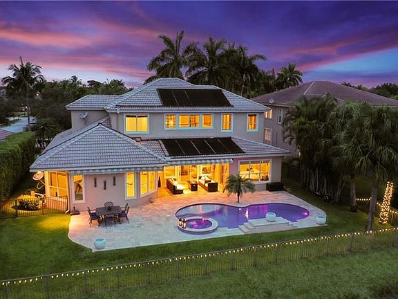 4th image of 11012 NW 70th Ct