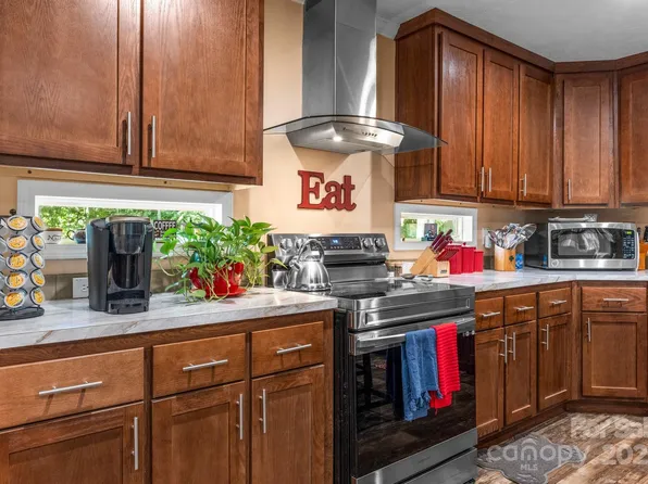 200 Vista Pointe Dr, Stony Point, NC 28678