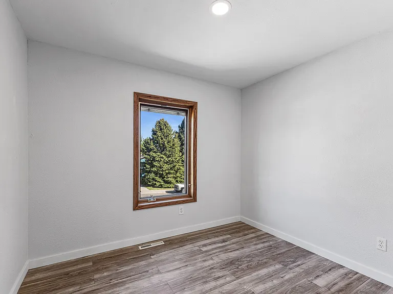 570 Oasis Dr — Photo 13