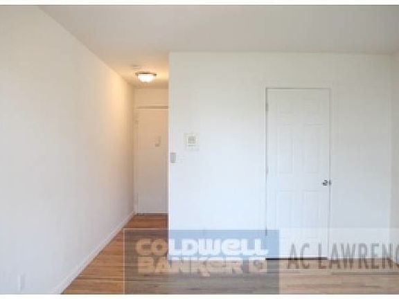 3rd image of 21 Waverly Pl