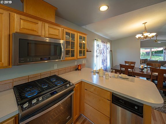 5th image of 2321 NE 52nd St