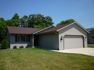 510 Hargrove St, West Bend, WI 53095