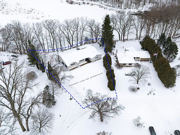 3rd image of 1017 Azaleamum Dr