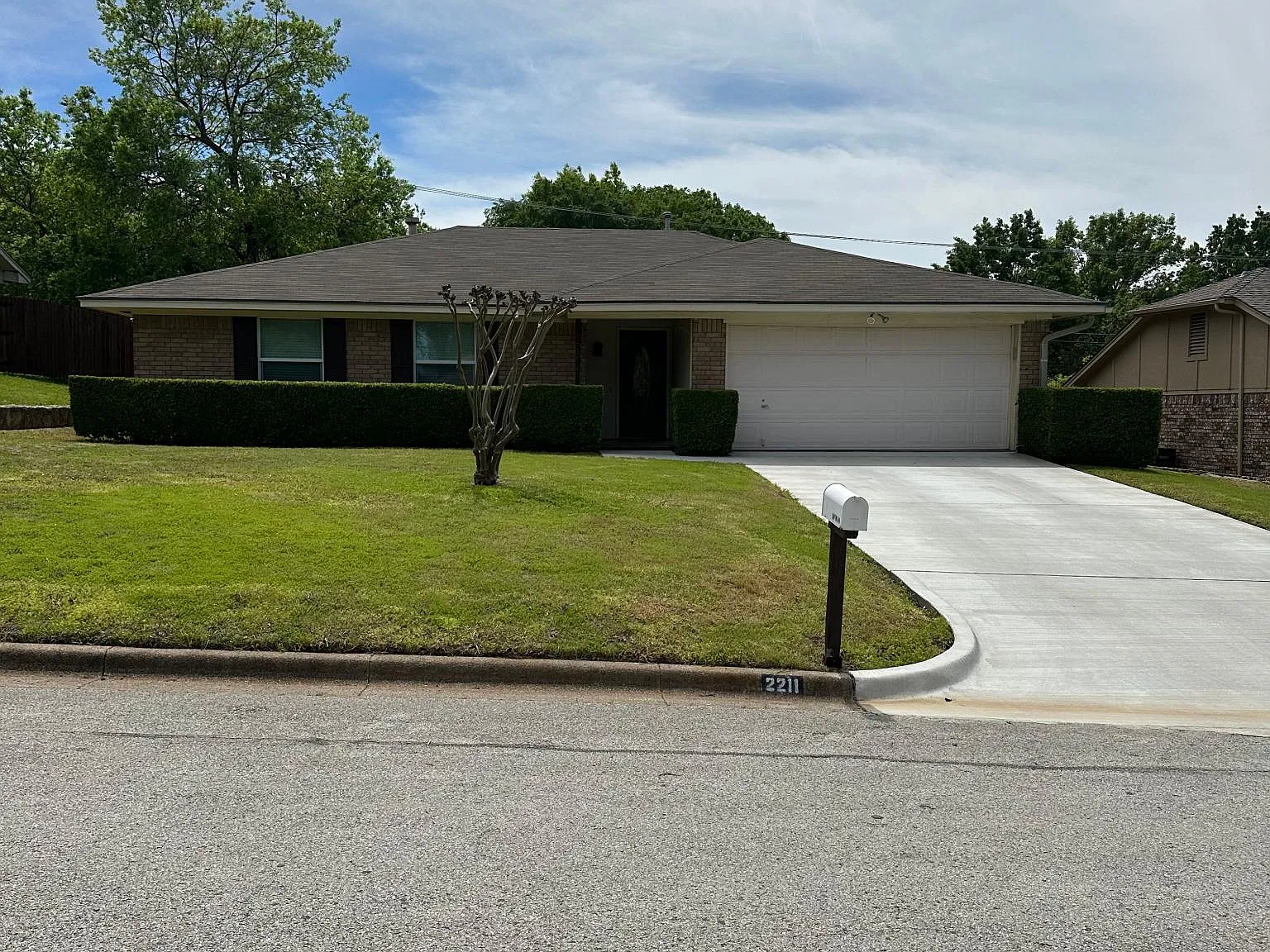 2211 Pecos Dr — Photo 4
