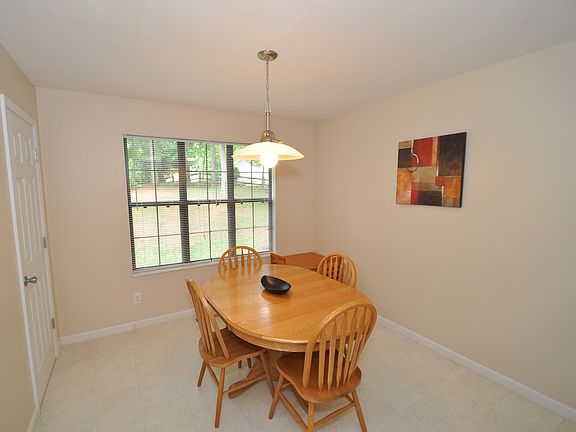 4th image of 160 Whitney Dr