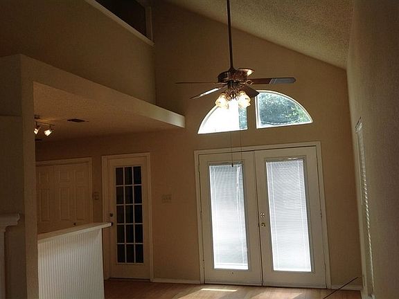 4th image of 732 Greenridge Dr