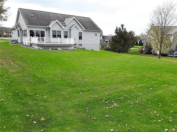 5th image of 925 Walden Pond Ln