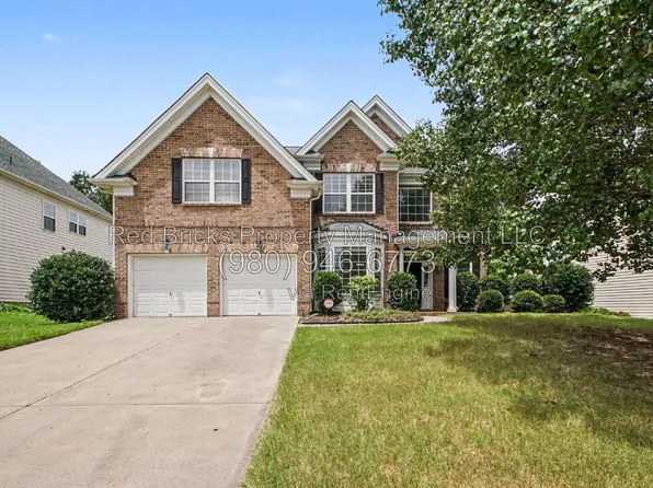 7864 Whisperingwood Dr, Harrisburg, NC 28075
