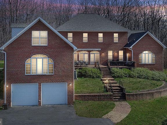 2nd image of 138 Blaisdell Ln