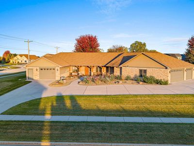 2121 Fox Point Cir, De Pere, WI, 54115