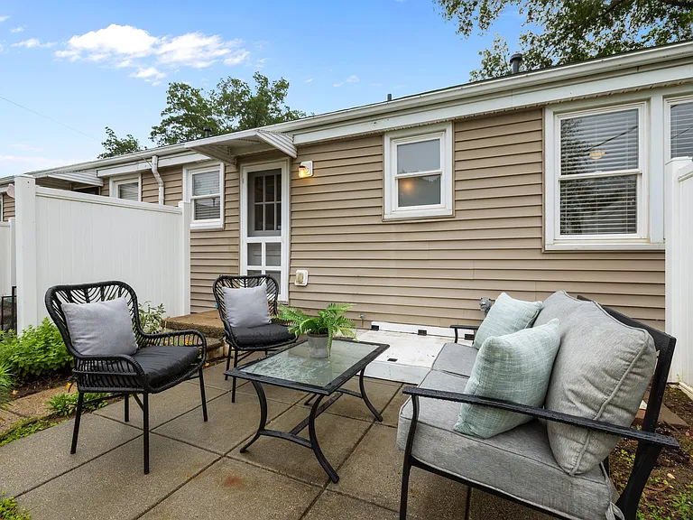 2331 Bernard St #A — Photo 22