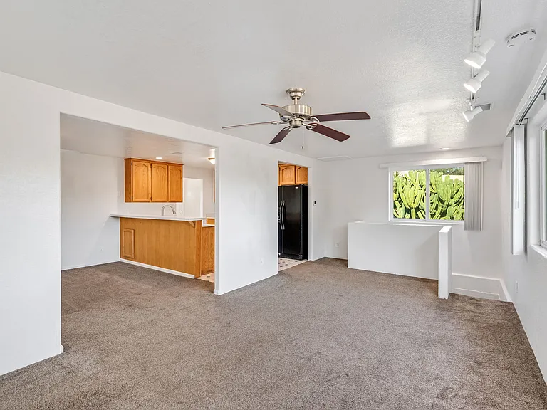 10177 Hawley Rd — Photo 32