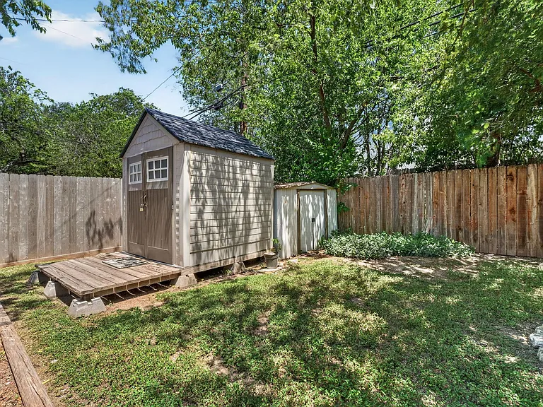 200 E Skyview Rd — Photo 28