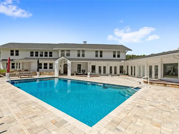 9043 Silver Lake Dr, Leesburg, FL 34788