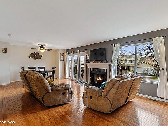 4th image of 343 Stevens Ct