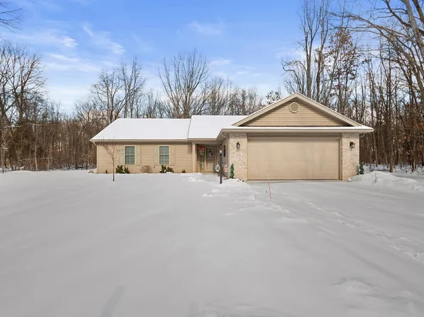 2028 Woodland Estates Dr, Elkhart, IN 46514