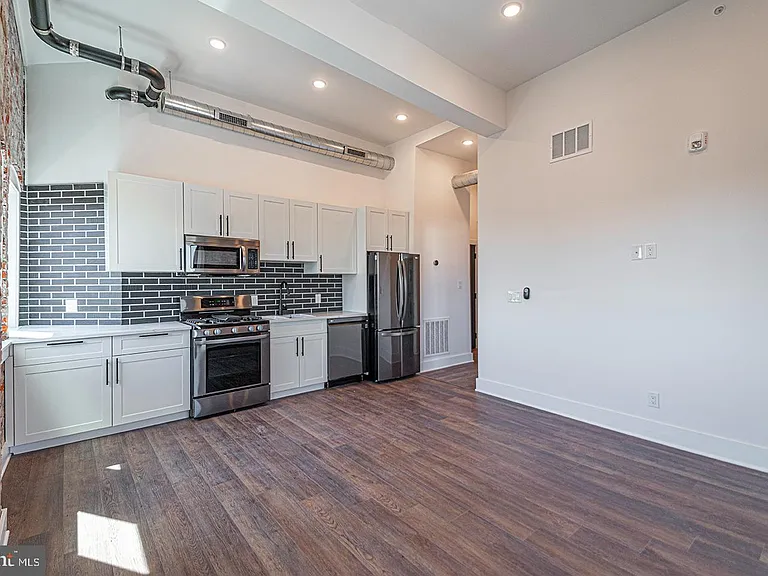 1211 Bainbridge St #2A — Photo 2