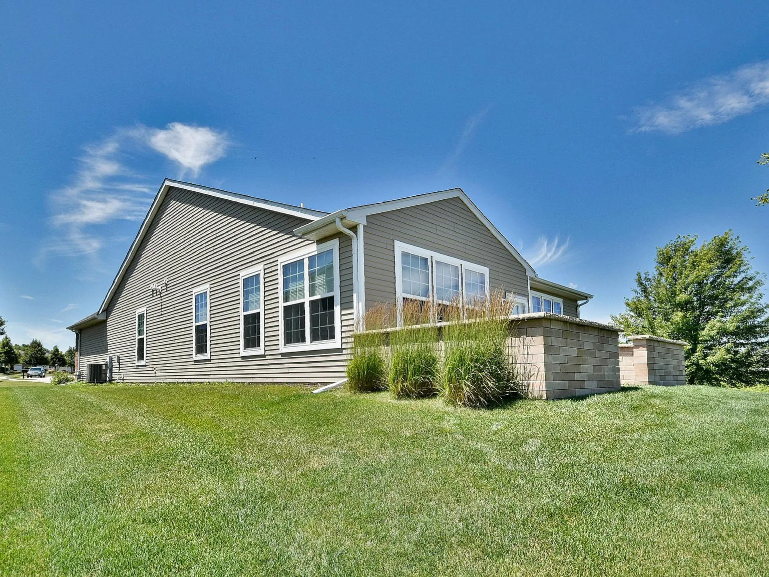 821 Voyage Way — Photo 3
