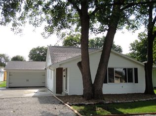 1031 N Chestnut St, Shelbyville, IL 62565