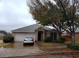 8351 Muirwood Trl, Fort Worth, TX 76137