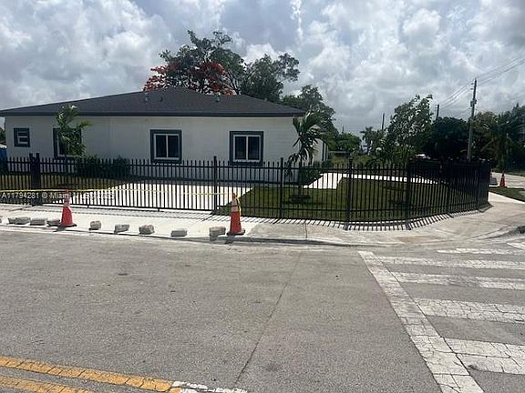 4th image of 11870 SW 220th St