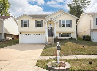 288 Green Jade Estates Dr, Fenton, MO 63026