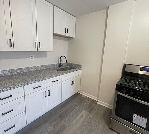 3rd image of 906 Brookline Blvd #2
