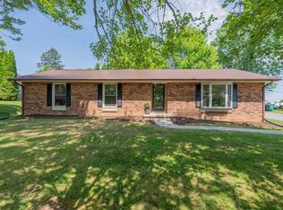 695 Carson Dr, Christiansburg, VA 24073