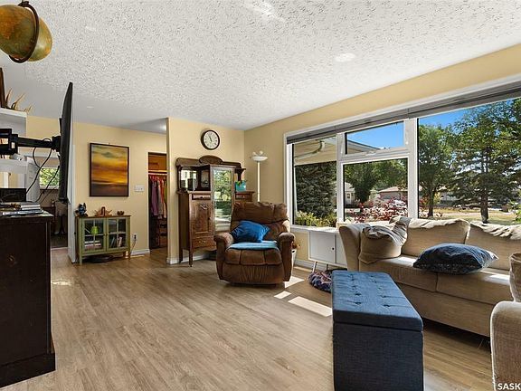 5th image of 18 Osler Pl