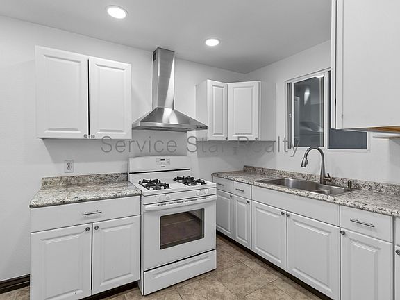 5th image of 4301 N 15th Dr