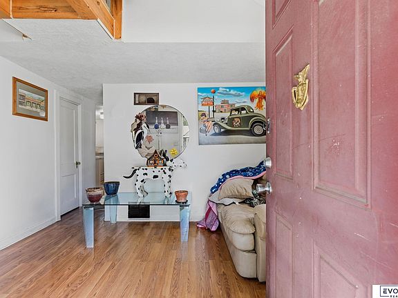 4th image of 2408 Crawford St