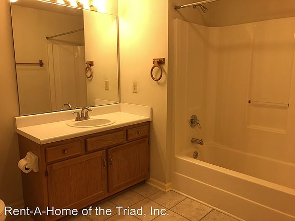 5th image of 802 Folly Ct Unit H
