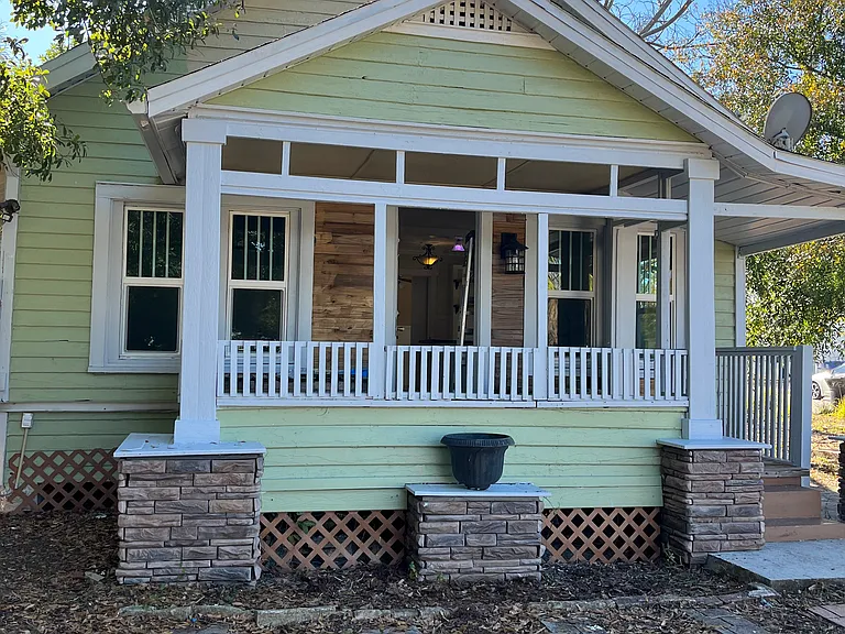 3534 Haines Rd N — Photo 1