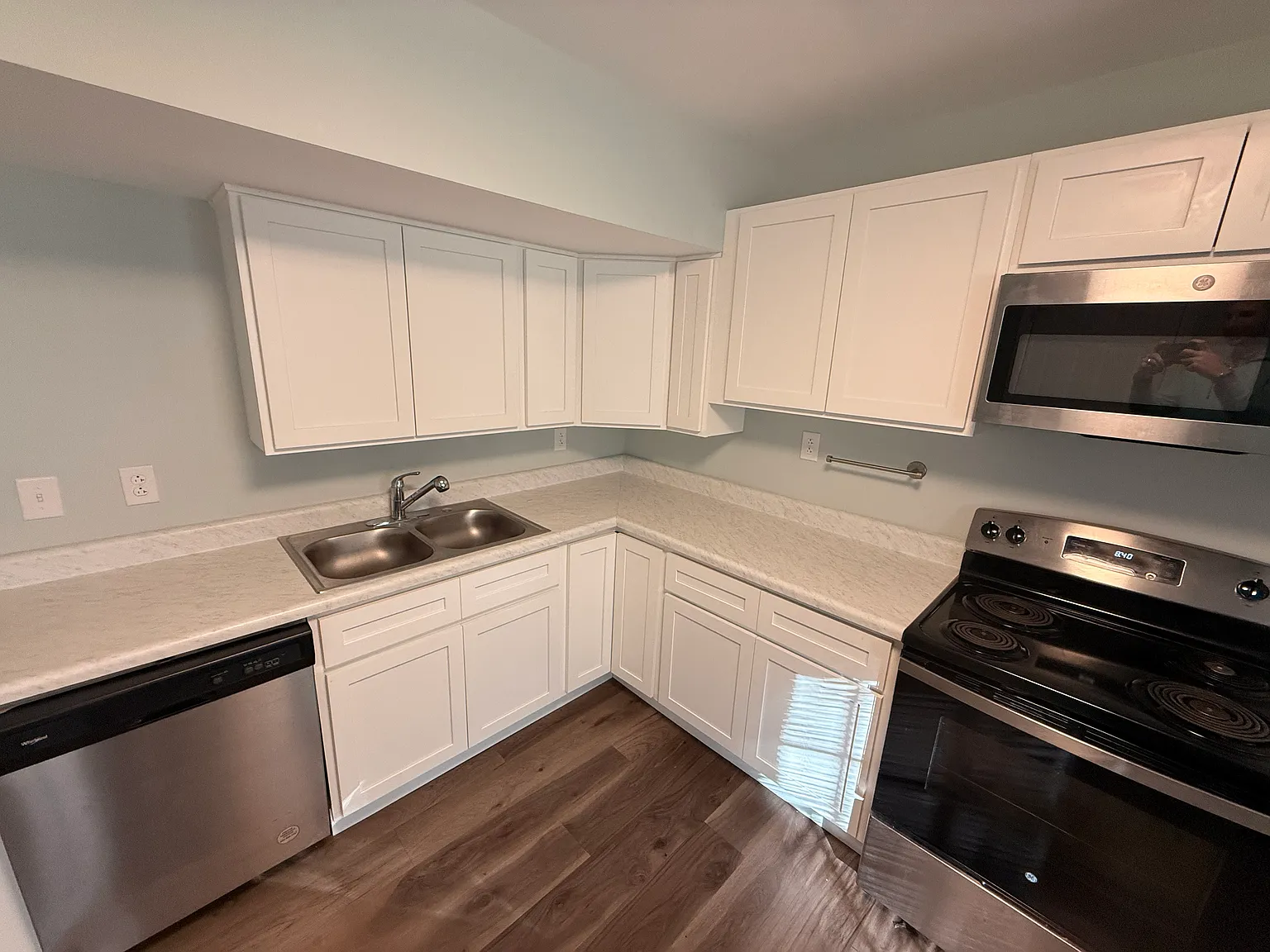 2 bed, $1,200 — Photo 3