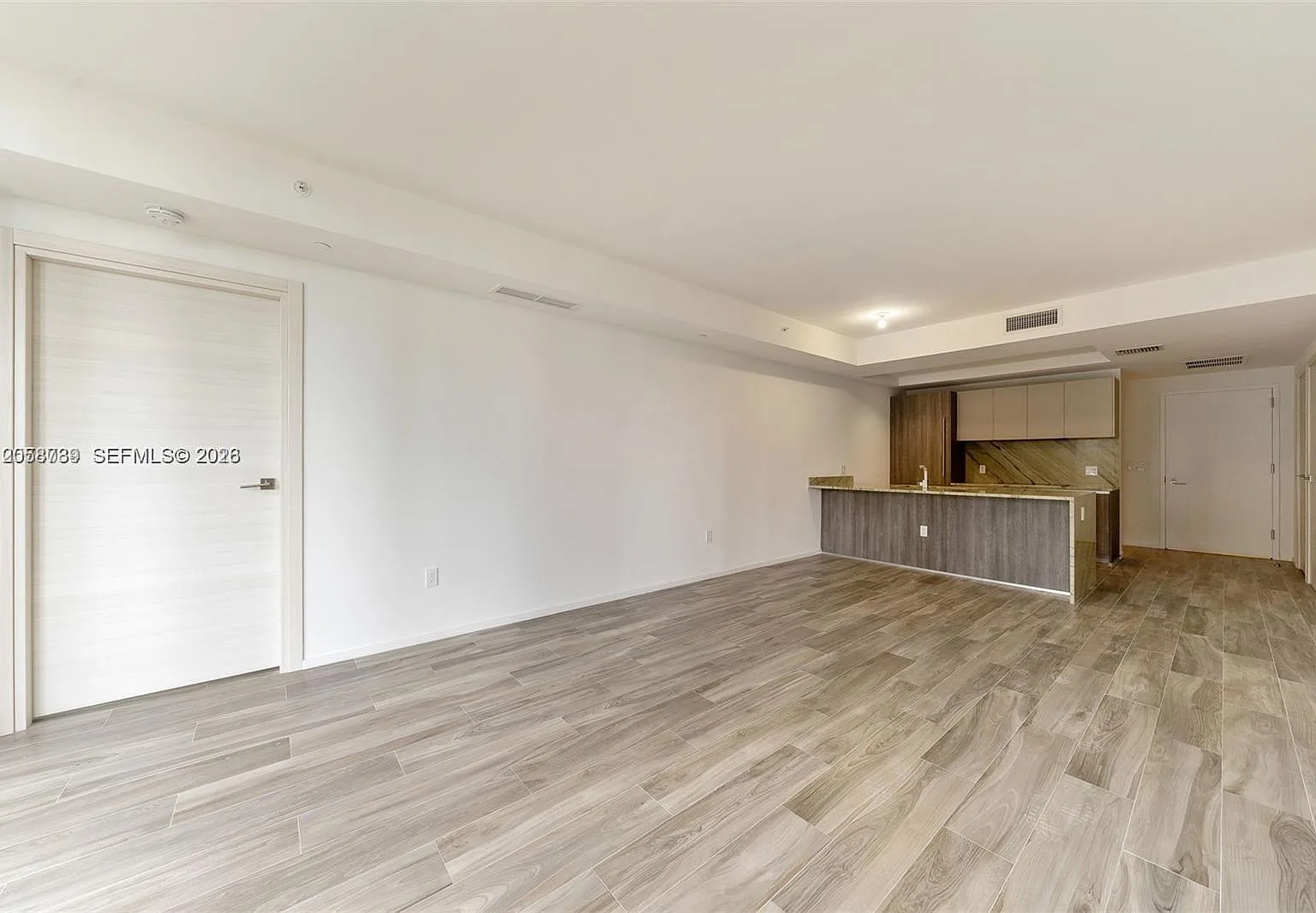 801 Sma Residences Condo — Photo 1