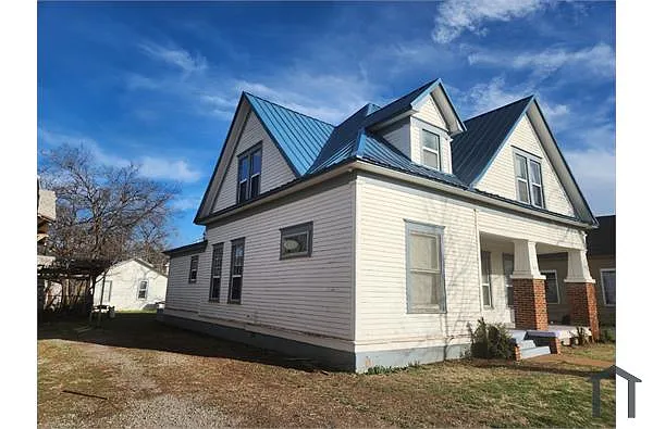 Building Photo - 414 N Main St