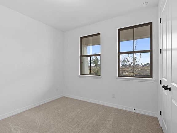 10642 Forward Street Interior Image 5