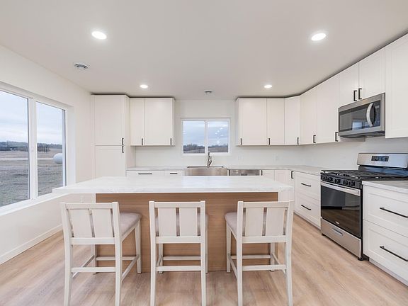 5th image of 24601 5th St NW