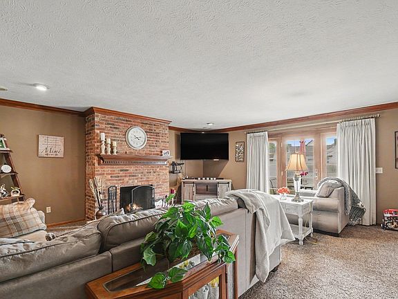 2nd image of 56235 Hollingshead Dr
