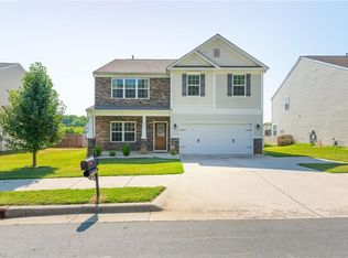 3279 Grandview Club Rd, Pfafftown, NC 27040