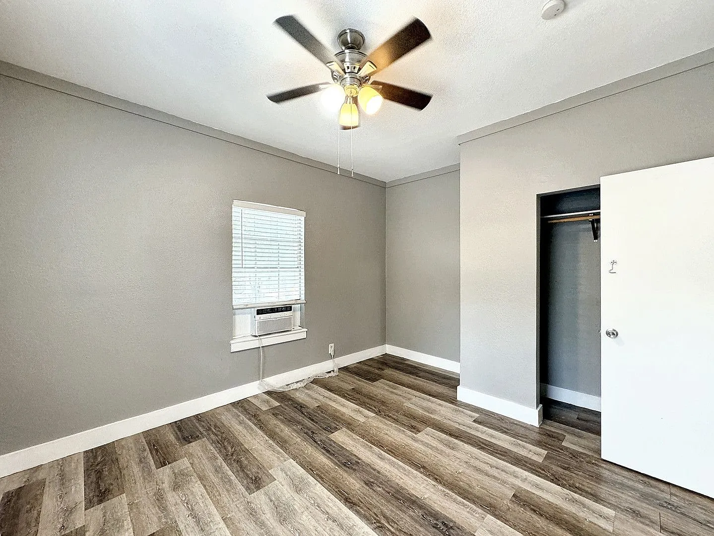 Charming One Bedroom Home In Prospect Hill — Photo 2